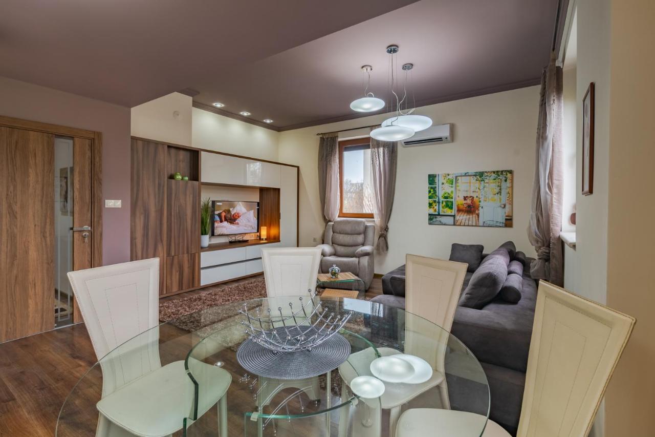 Cosy Luxury Flat In The Centrum- 90Sqm - 3 Rooms. Varna Bagian luar foto