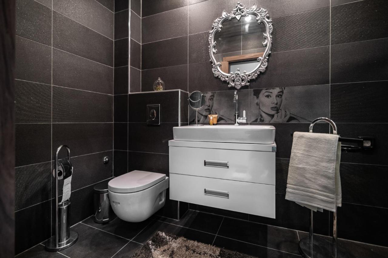 Cosy Luxury Flat In The Centrum- 90Sqm - 3 Rooms. Varna Bagian luar foto