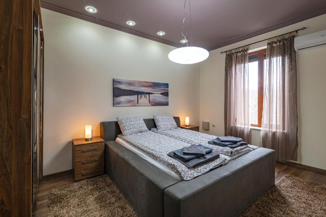 Cosy Luxury Flat In The Centrum- 90Sqm - 3 Rooms. Varna Bagian luar foto