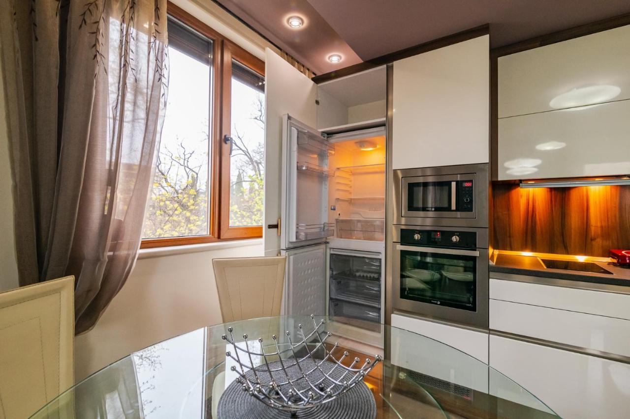 Cosy Luxury Flat In The Centrum- 90Sqm - 3 Rooms. Varna Bagian luar foto