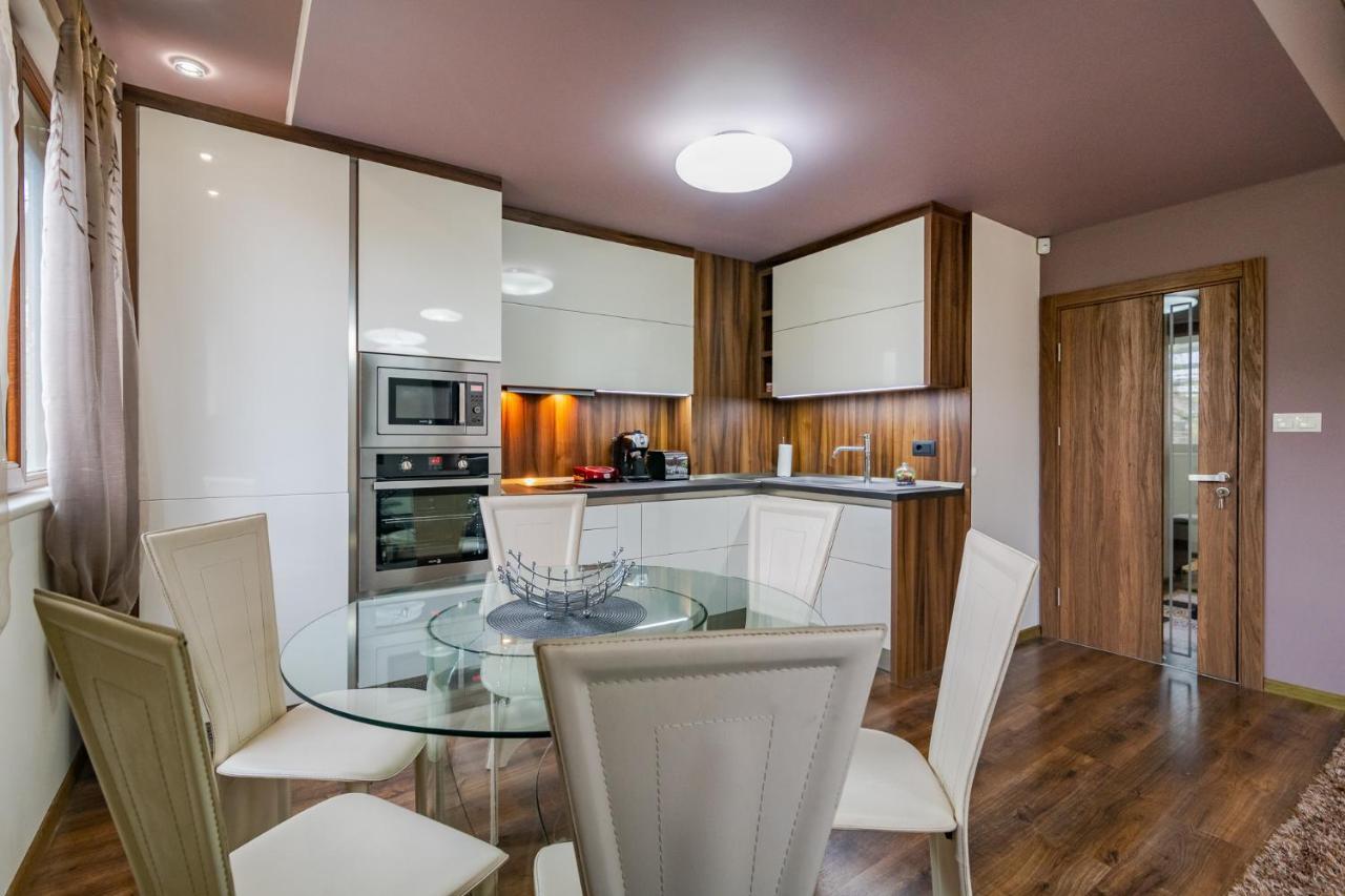 Cosy Luxury Flat In The Centrum- 90Sqm - 3 Rooms. Varna Bagian luar foto